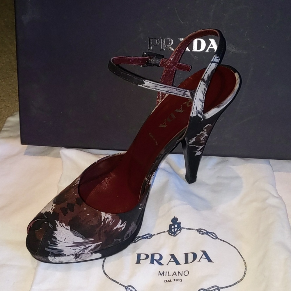 Prada Black/Brown Peep-toe Flower Print Heel - Picture 1 of 6